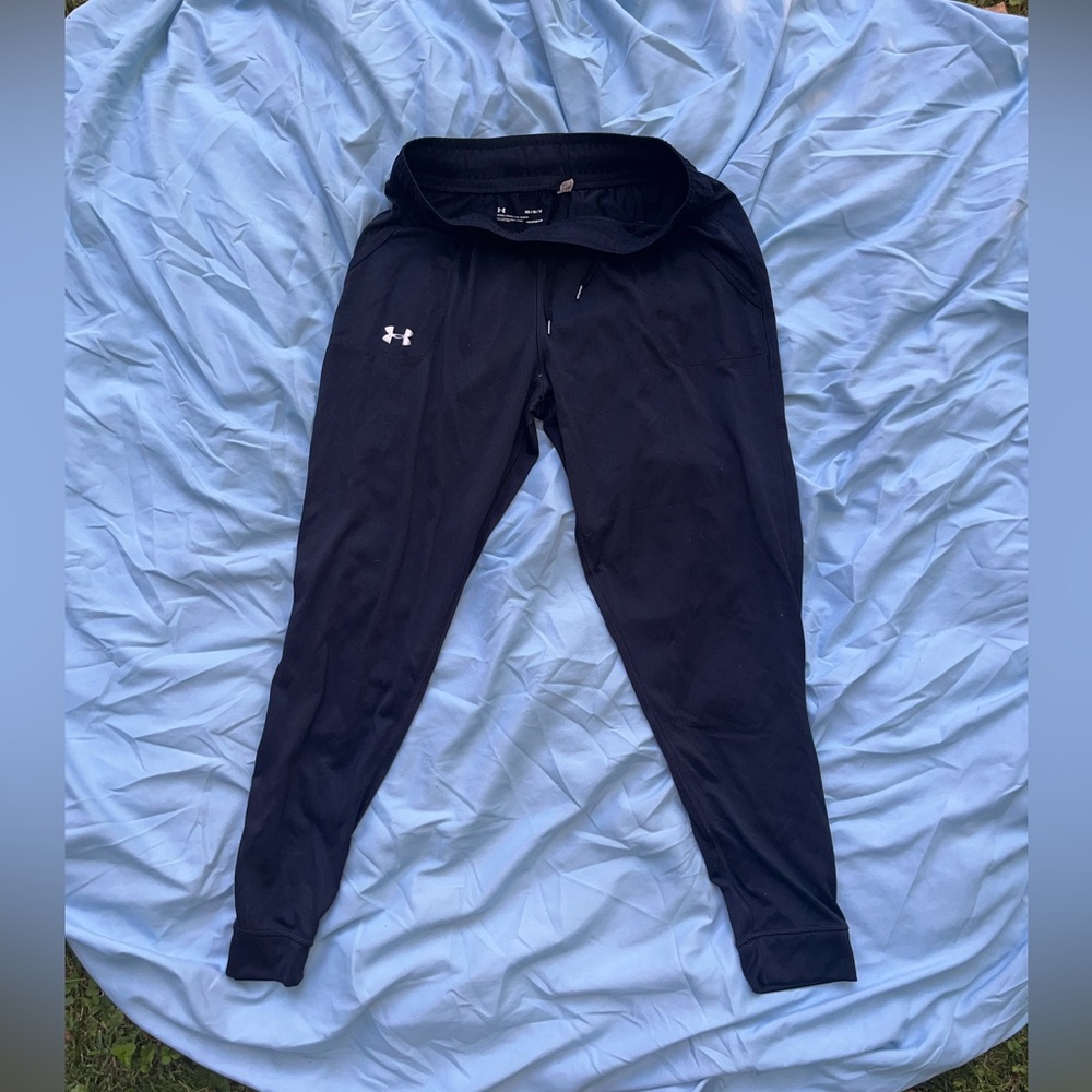 UNDER ARMOUR joggers, ADULT women’s MEDIUM, BLACK, tapered leg with drawstring